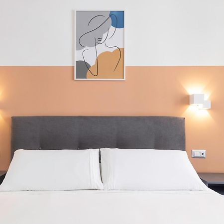 Quarzo. Modern Rooms Cagliari Ngoại thất bức ảnh