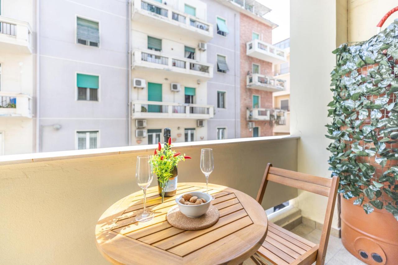 Quarzo. Modern Rooms Cagliari Ngoại thất bức ảnh