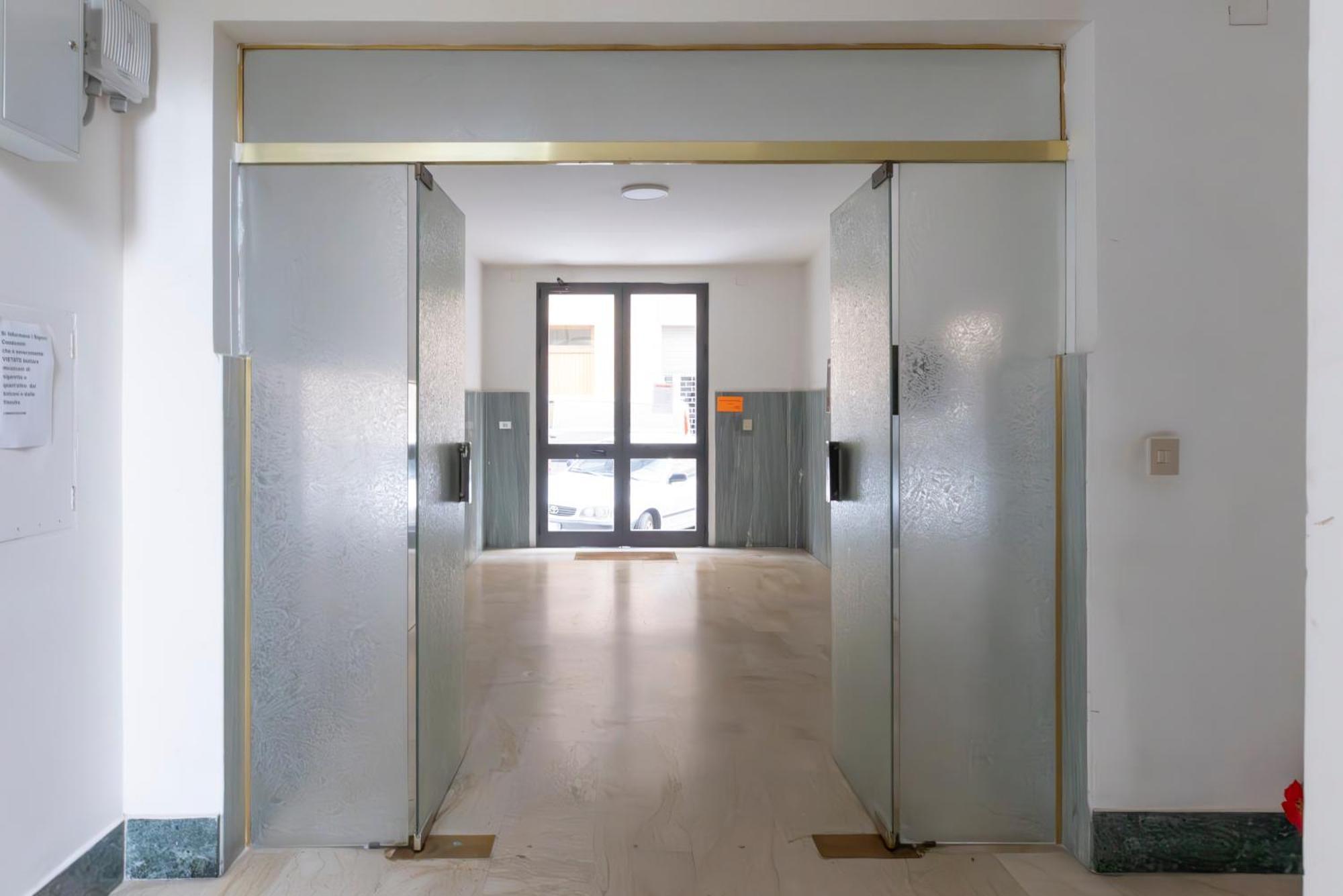 Quarzo. Modern Rooms Cagliari Ngoại thất bức ảnh