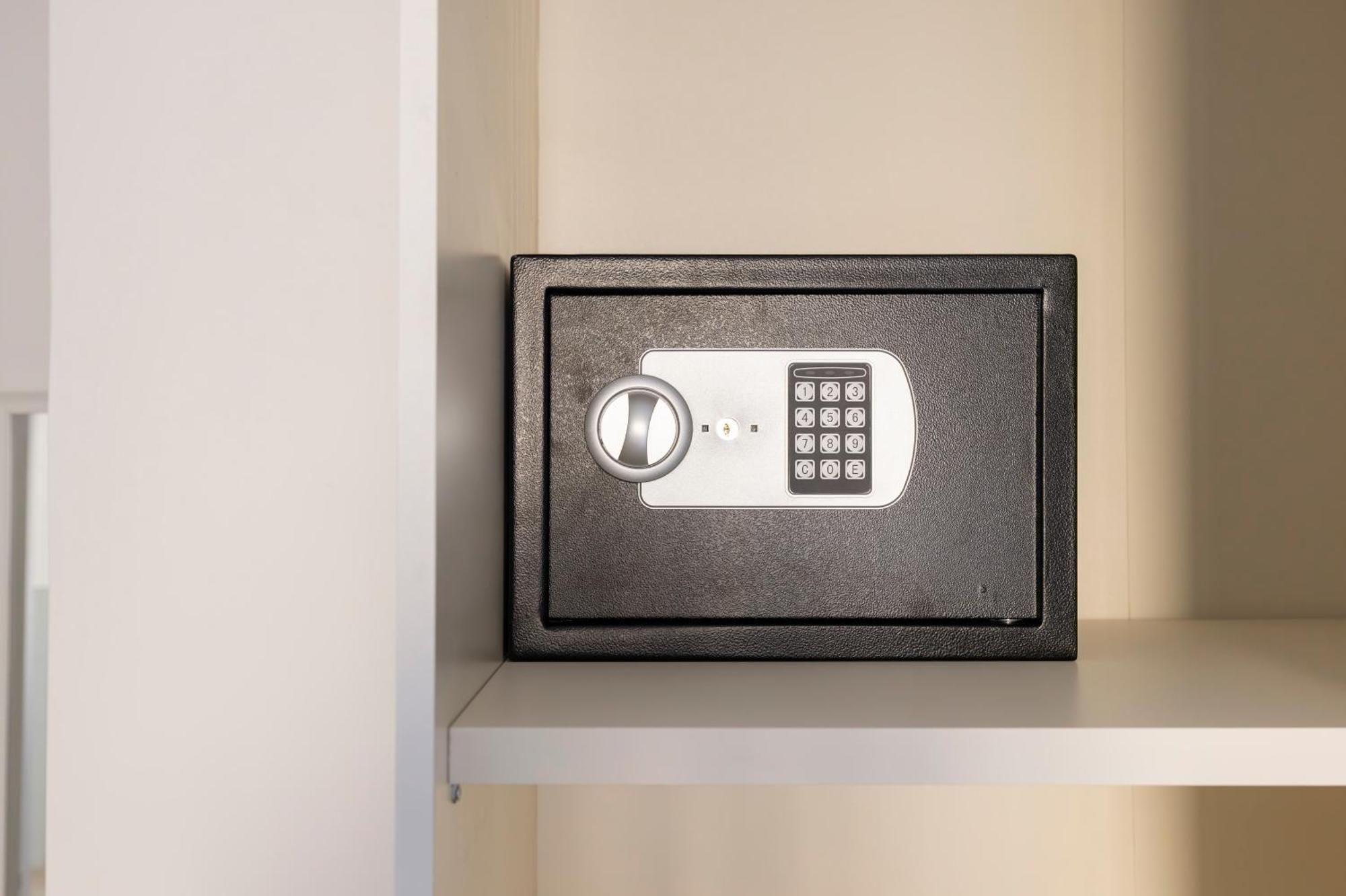 Quarzo. Modern Rooms Cagliari Ngoại thất bức ảnh