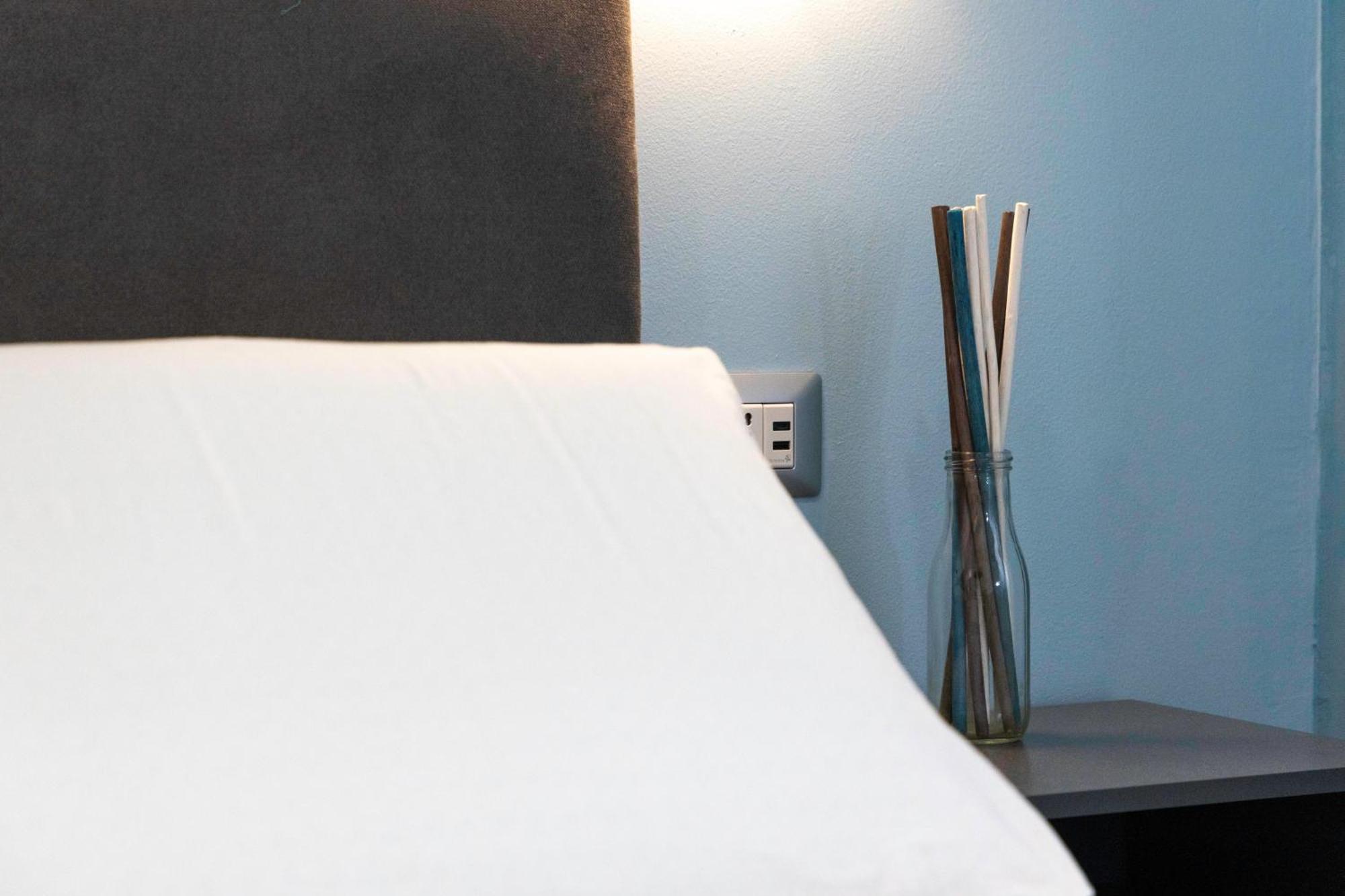 Quarzo. Modern Rooms Cagliari Ngoại thất bức ảnh